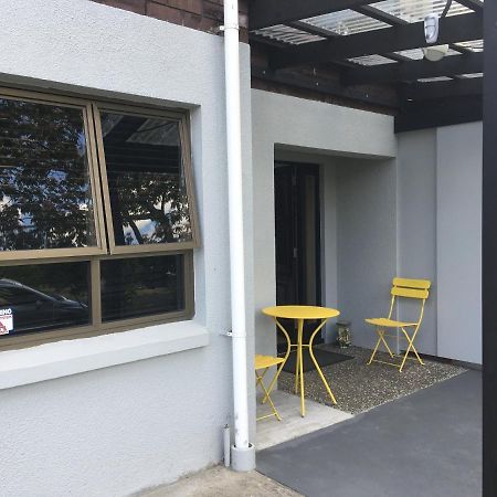 Suburban Studio Hamilton Extérieur photo