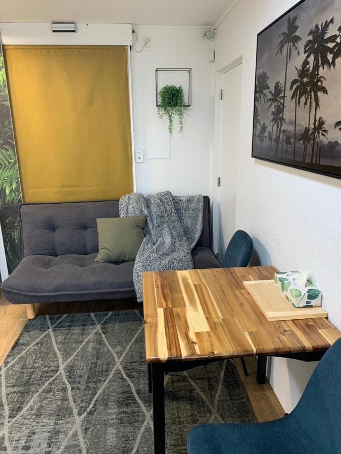 Suburban Studio Hamilton Extérieur photo