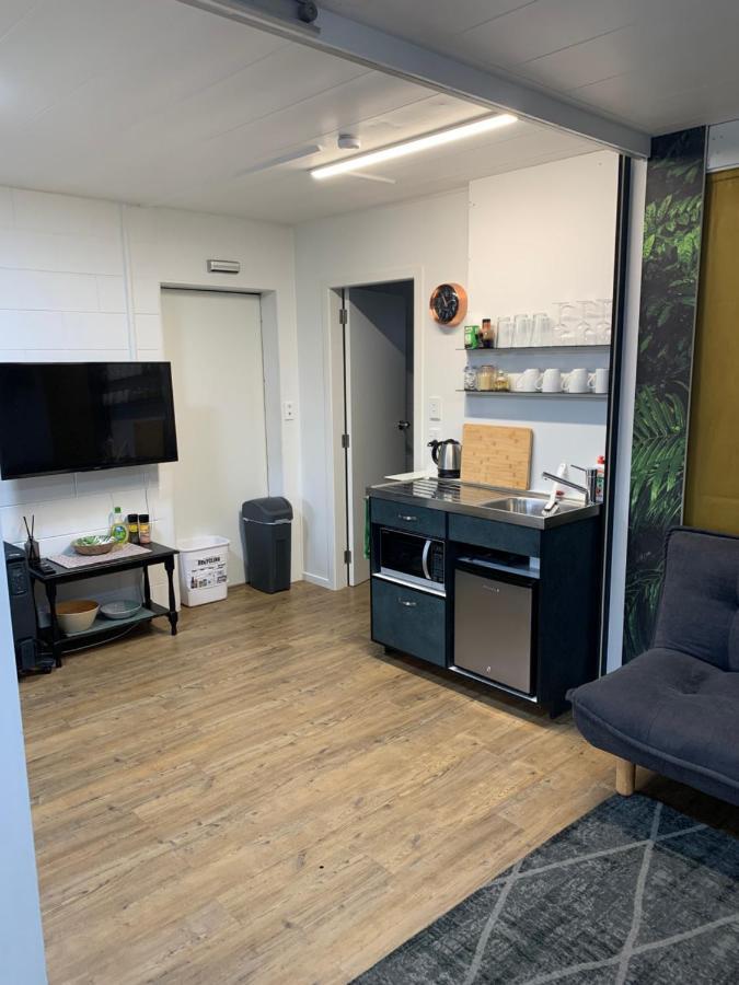 Suburban Studio Hamilton Extérieur photo