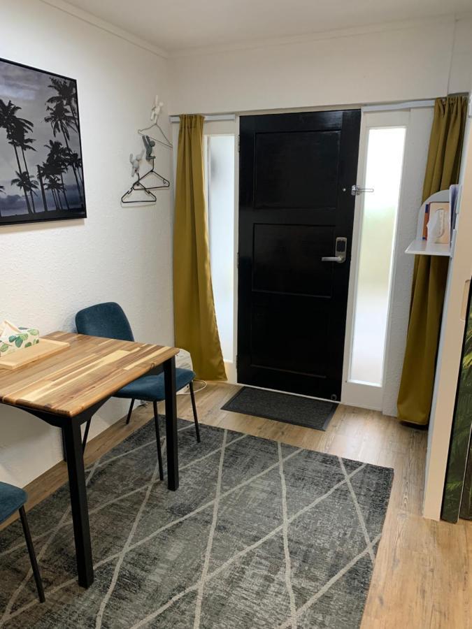 Suburban Studio Hamilton Extérieur photo